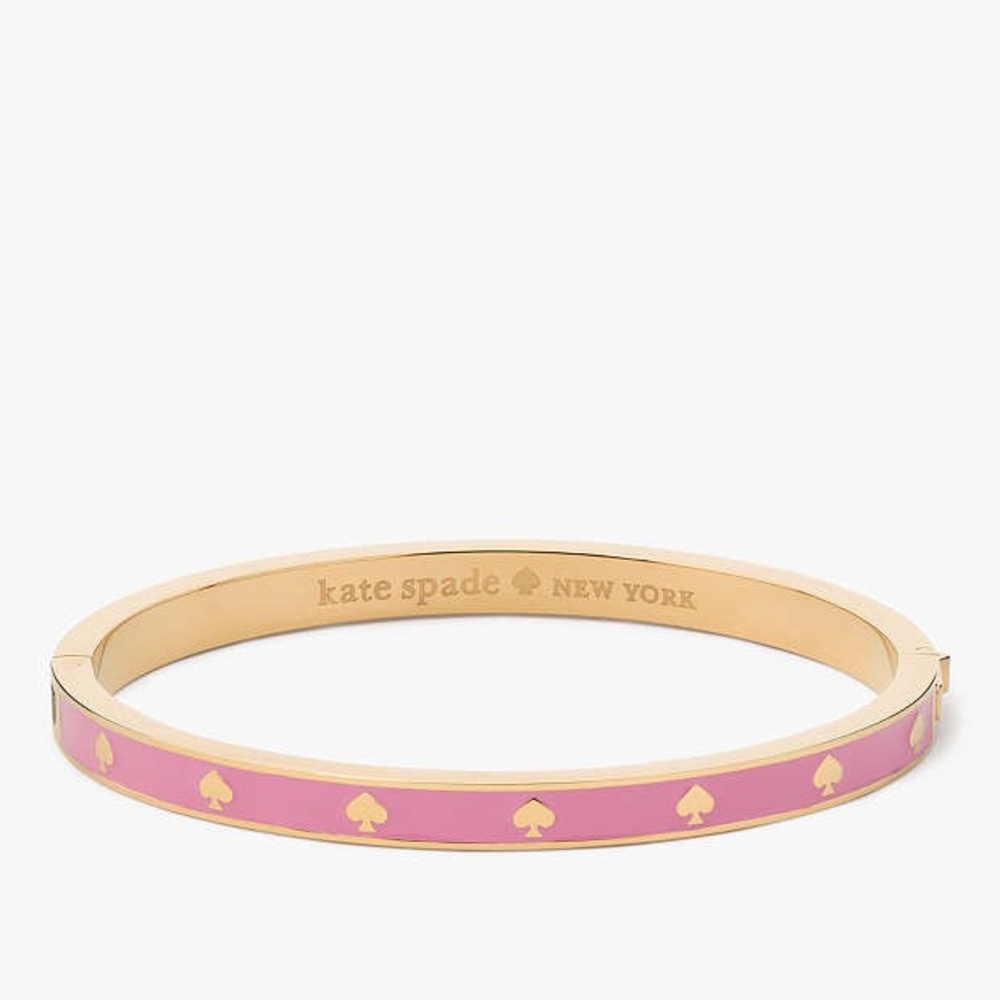 Kate Spade Spot the Spade Bangle in Light Pink ♠️